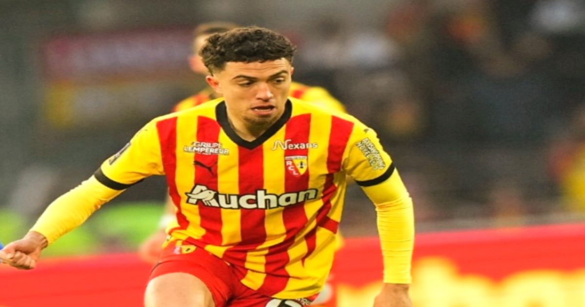 انتقال نائل العيناوي لاعب لانس الفرنسي إلى الدوري الإيطالي معقد