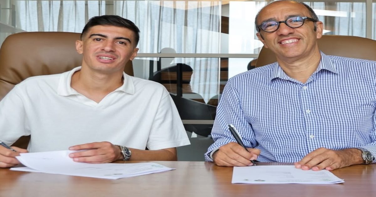 محمد المكعازي يحسم عودته إلى فريقه الرجاء الرياضي