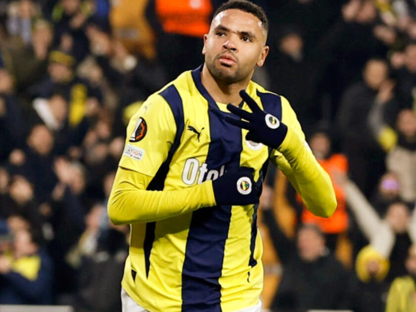 يوسف النصيري يقترب من الانتقال إلى الدوري السعودي