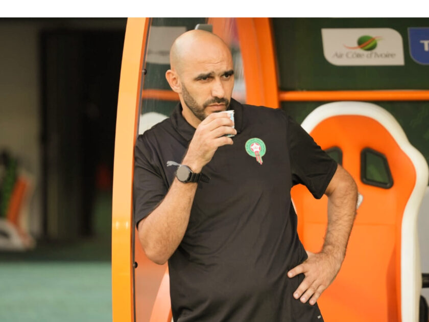 متابعة دقيقة من وليد الركراكي لنجم الرجاء الرياضي