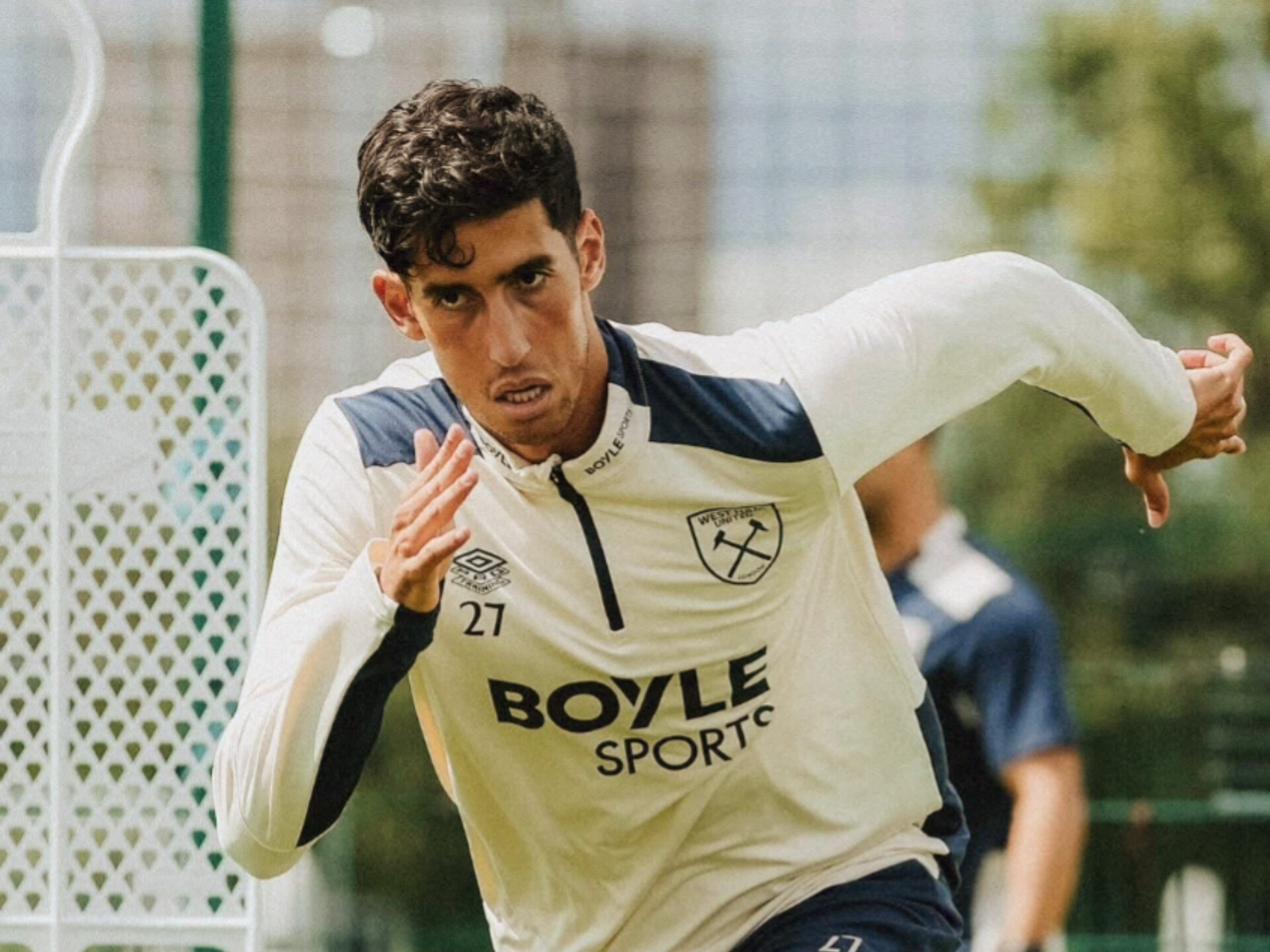 نايف أكرد مستقبل الدولي المغربي نايف أكرد مدافع يحسم مع وست هام الإنجليزي