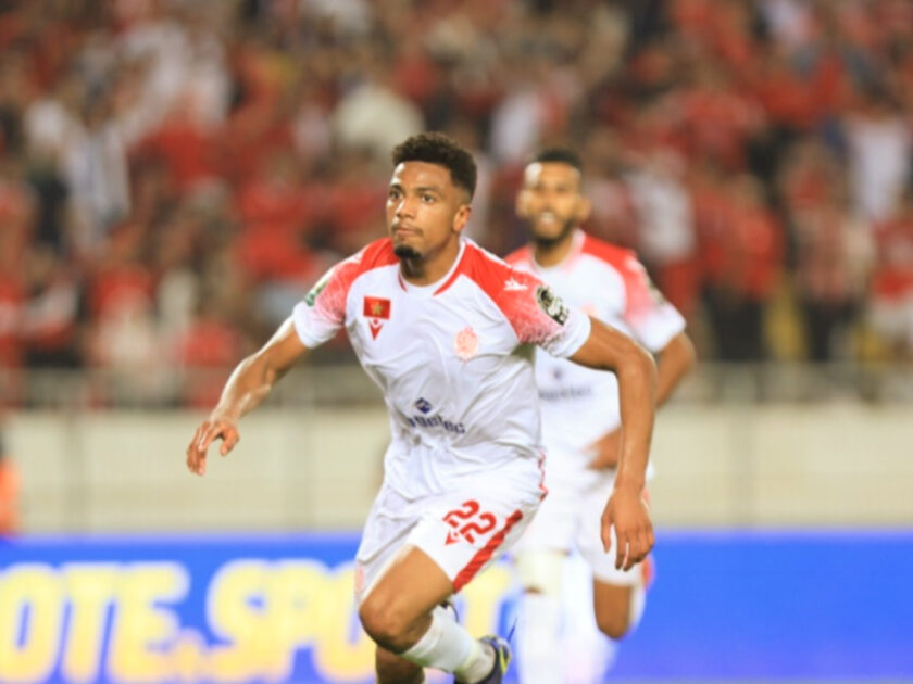 هشام أيت منا رئيس الوداد الرياضي يضع شرطا واحداً للتعاقد مع أيوب العملود