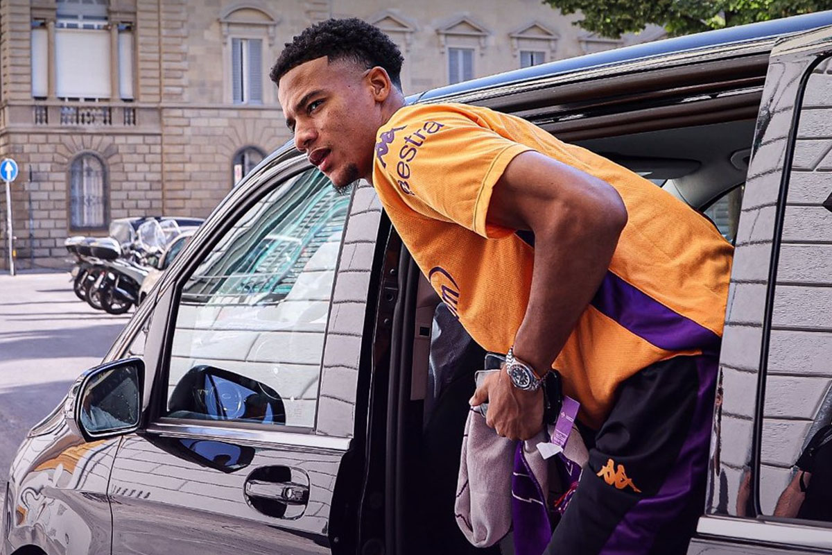 أمير ريتشاردسون إشبيلية يفاوض فيورنتينا للتعاقد مع أمير ريتشاردسون