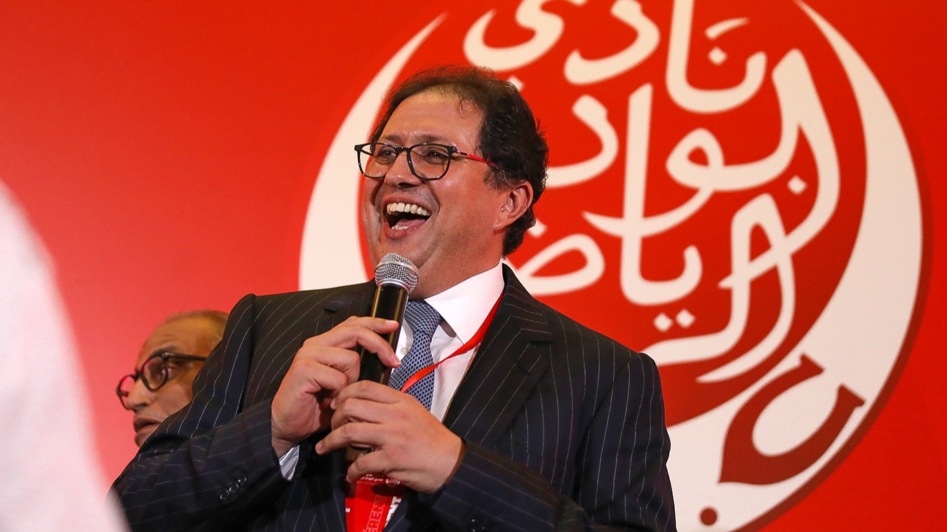 الحسين عموتة هشام أيت منا رئيس نادي الوداد الرياضي يحسم في أمر التعاقد مع الحسين عموتة