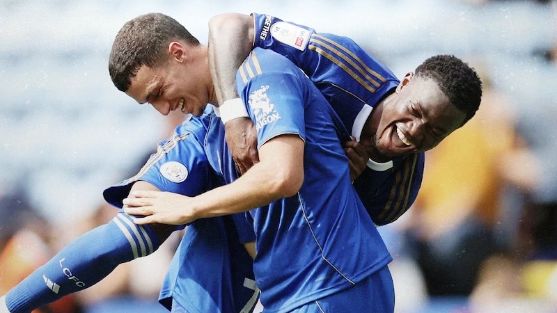 مدرب ليستر سيتي الانجليزي يكذب صفقة انتقال بلال الخنوس