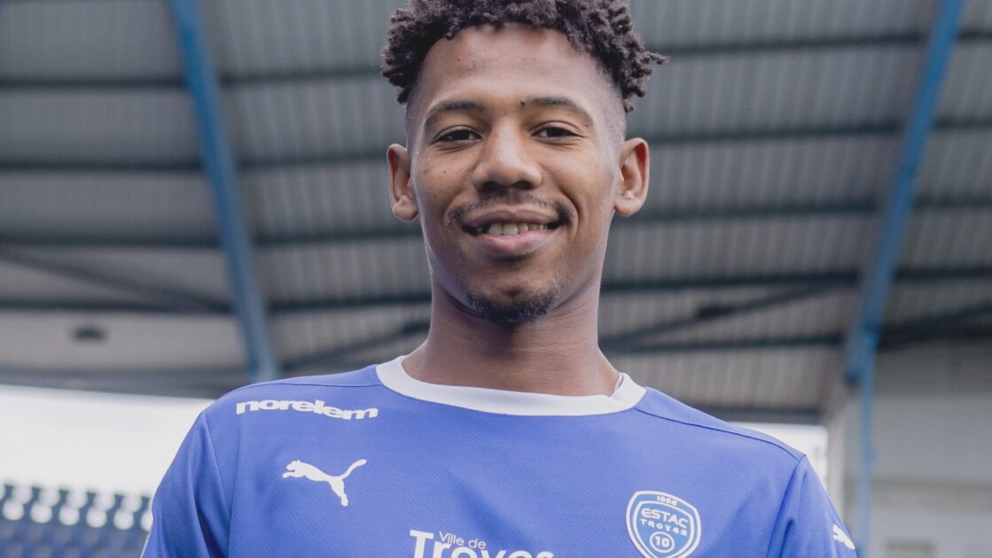 توفيق بنطيب يوقع ل تروا الفرنسي قادماً من اتحاد تواركة