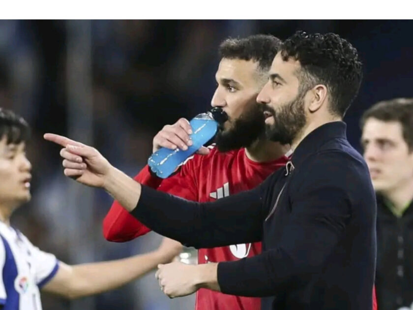 البرتغالي روبن أموريم مدرب مانشستر يونايتد الإنجليزي، إرساء قواعد جديدة للانضباط والتنظيم، في إطار سعيه لتغيير الأجواء داخل غرفة ملابس فريقه قبل انطلاقة منافسات الموسم الجديد 2025-2026، من خلال مجموعة ضمت الدولي المغربي نصير مزراوي. روبن أموريم مدرب مانشستر يونايتد يكلف نصير مزراوي ب مهمة خاصة داخل الفريق الأحمر