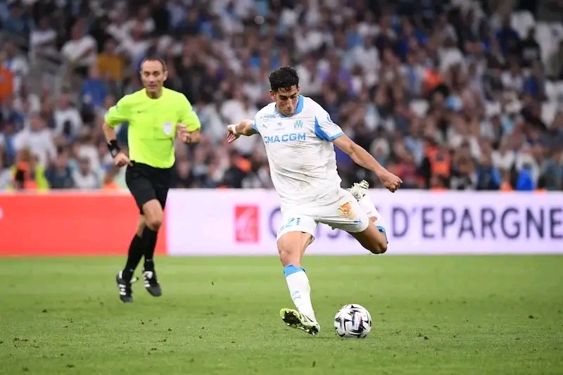 نايف أكرد ينتظر القرار الحاسم من مارسيليا الفرنسي