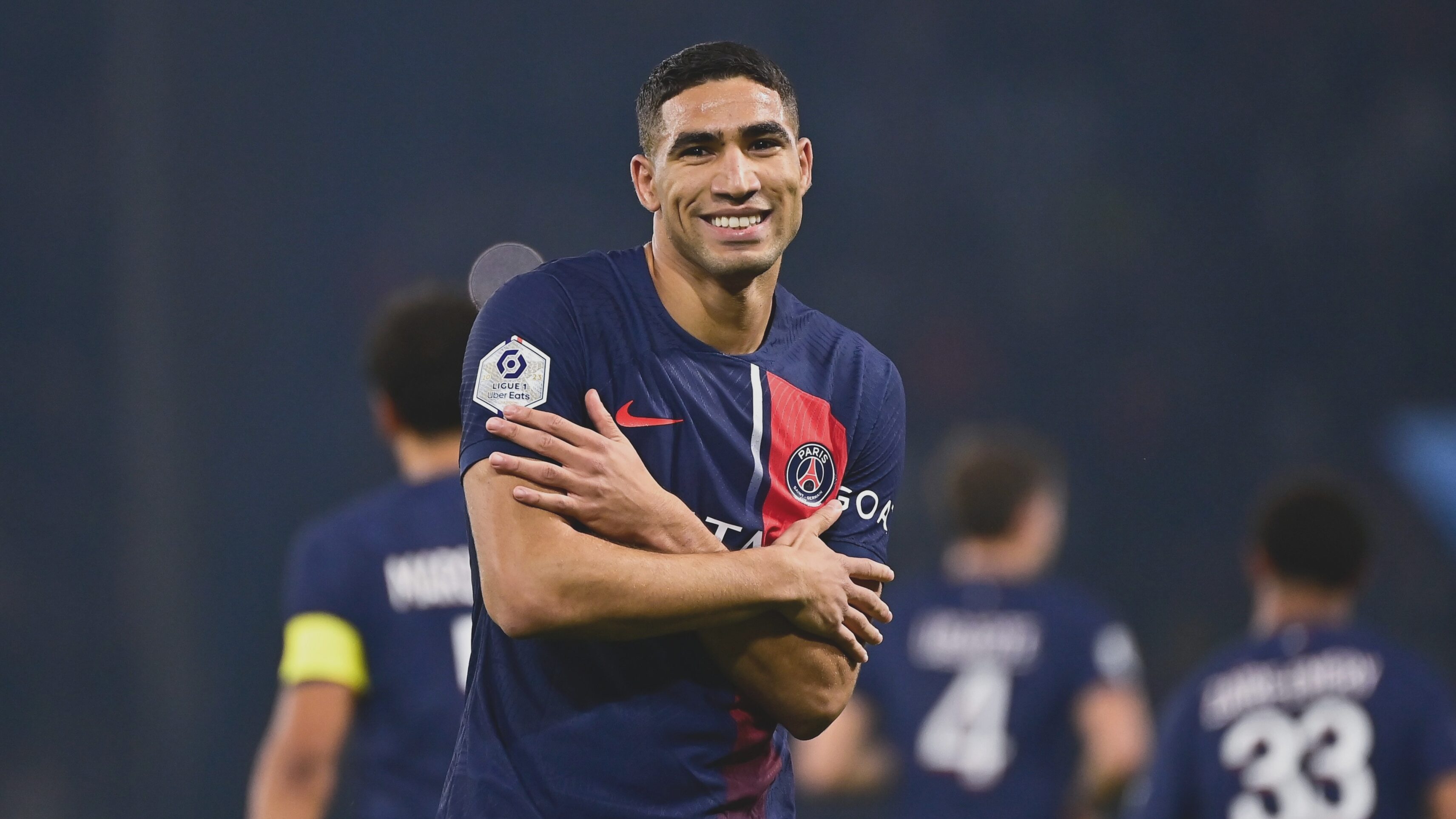 أشرف حكيمي أشرف حكيمي يحدث انقسامات كبيرة داخل باريس سان جيرمان الفرنسي بسبب تصريحاته