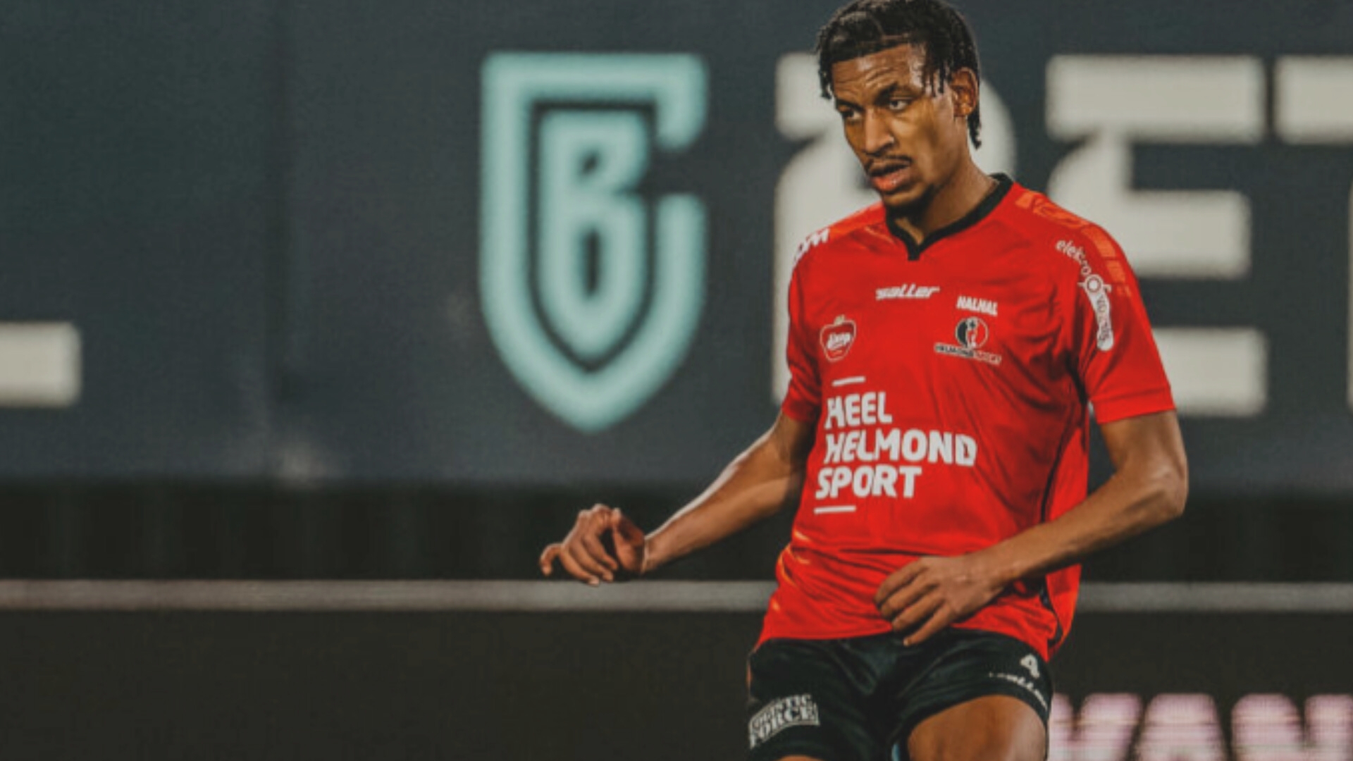 رضوان حلحال رضوان حلحال يثير اهتمام وليد الركراكي