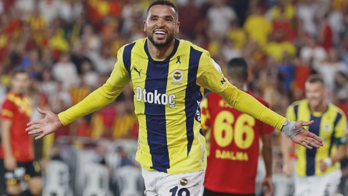 النصيري يوسف النصيري في ورطة كبيرة بسبب قرار مدرب فنرباتشة التركي الجديد