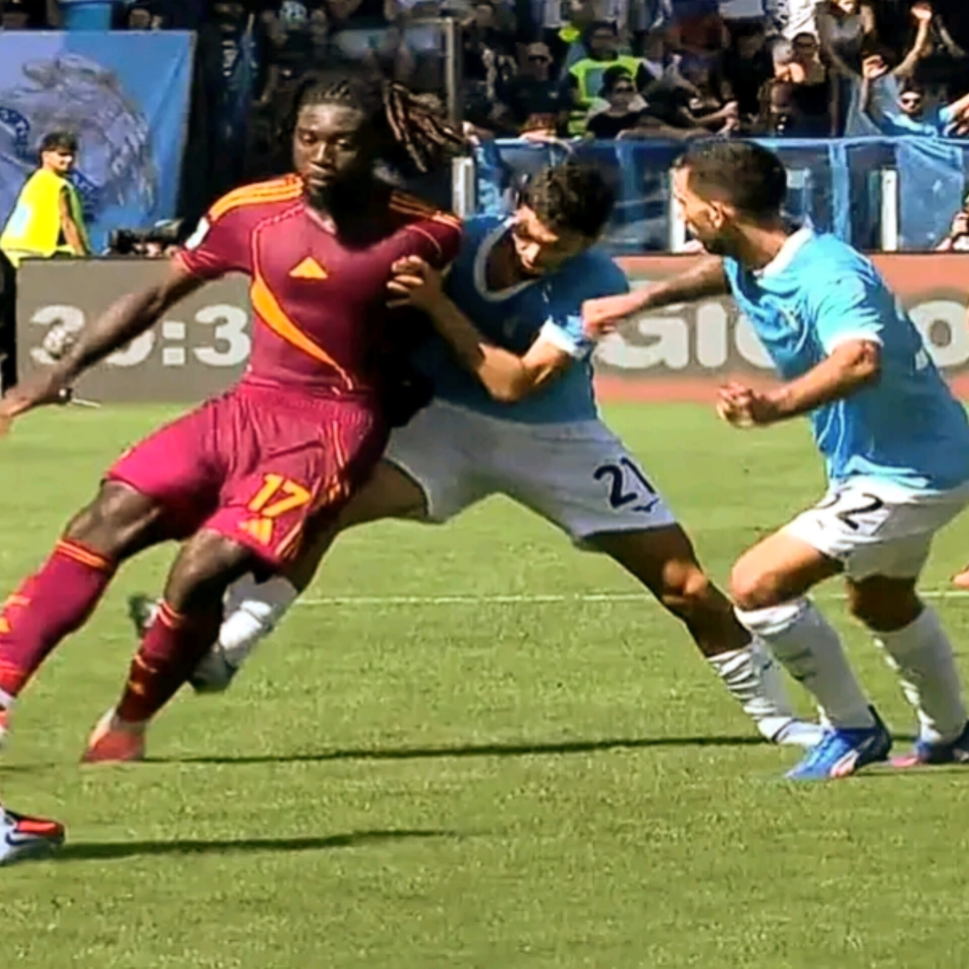 رضا بلحيان رضا بلحيان يطرد في ديربي إيطاليا و هذا سبب استبعاده من طرف وليد الركراكي