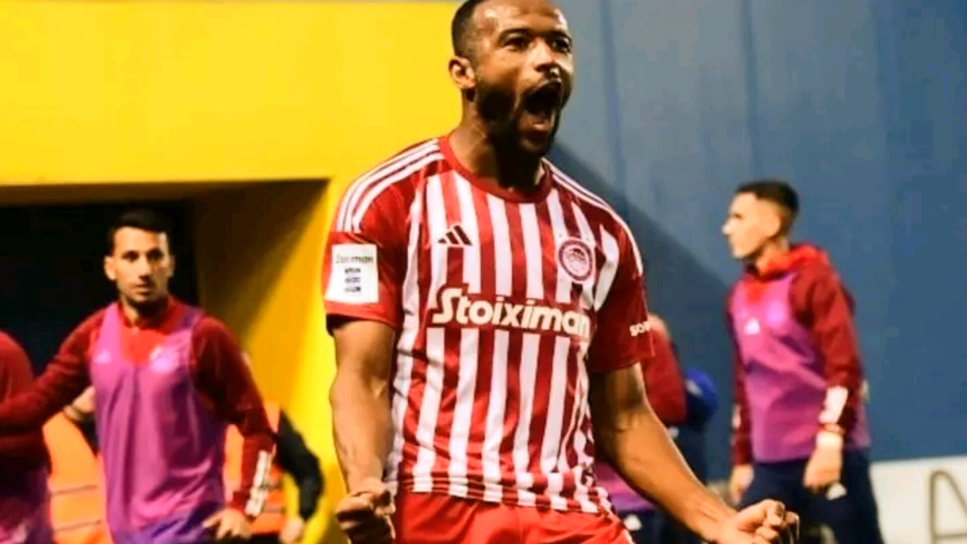 أيوب الكعبي ينقذ أولمبياكوس اليوناني