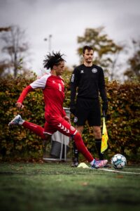 إلياس هويرة إلياس هويرة.. موهبة مغربية تلمع في سماء الكرة الدنماركية