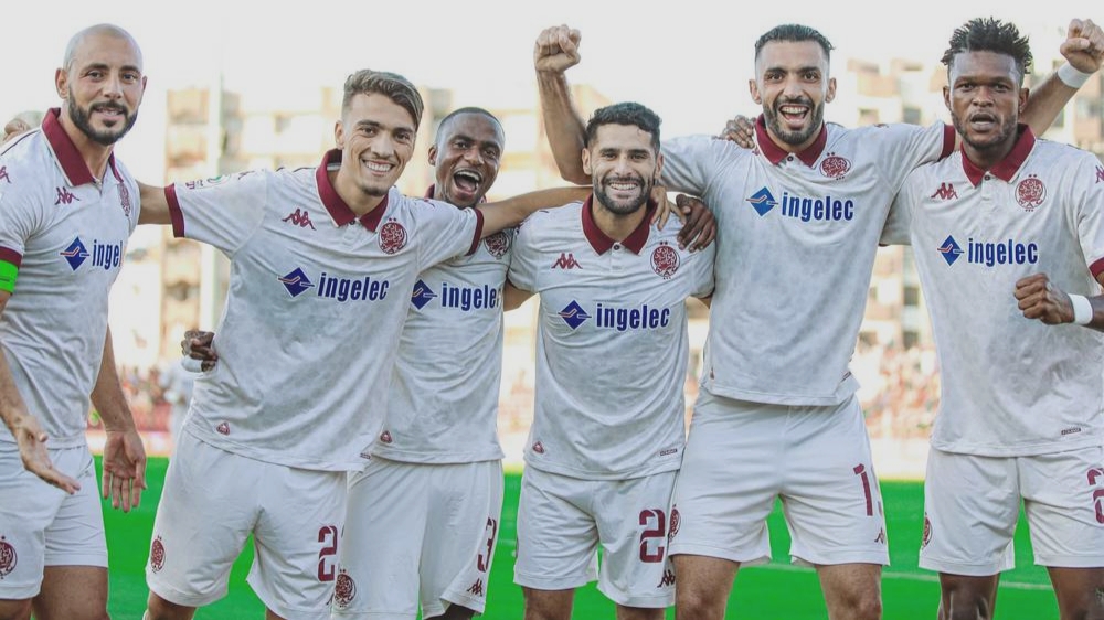 الاتحاد الإفريقي يمنع أشانطي كوطوكو من استقبال الوداد الرياضي