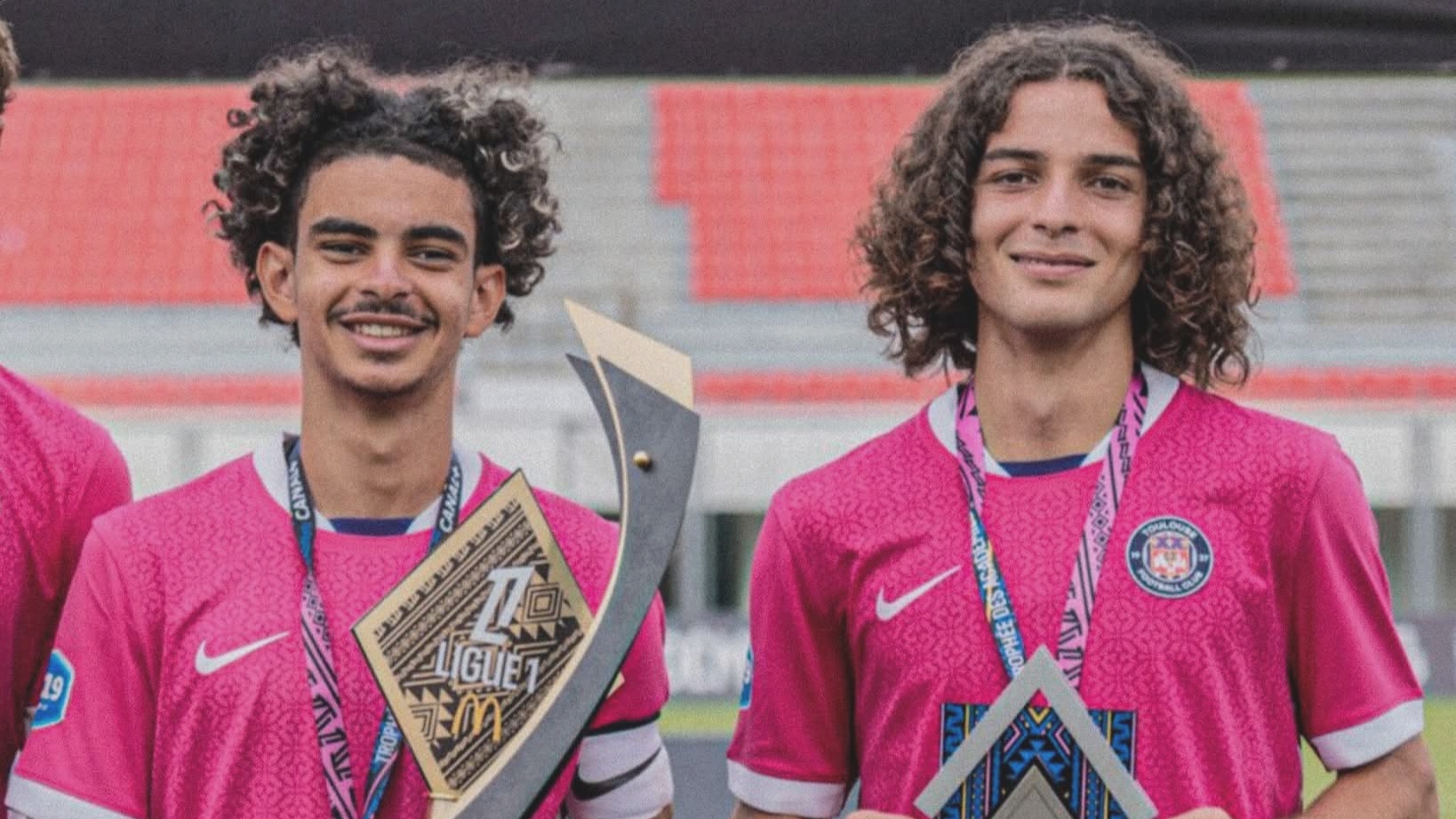 زكاري الخلفيوي يتألق في البنين ويتوج بجائزة أفضل لاعب في دوري الأكاديميات الفرنسية