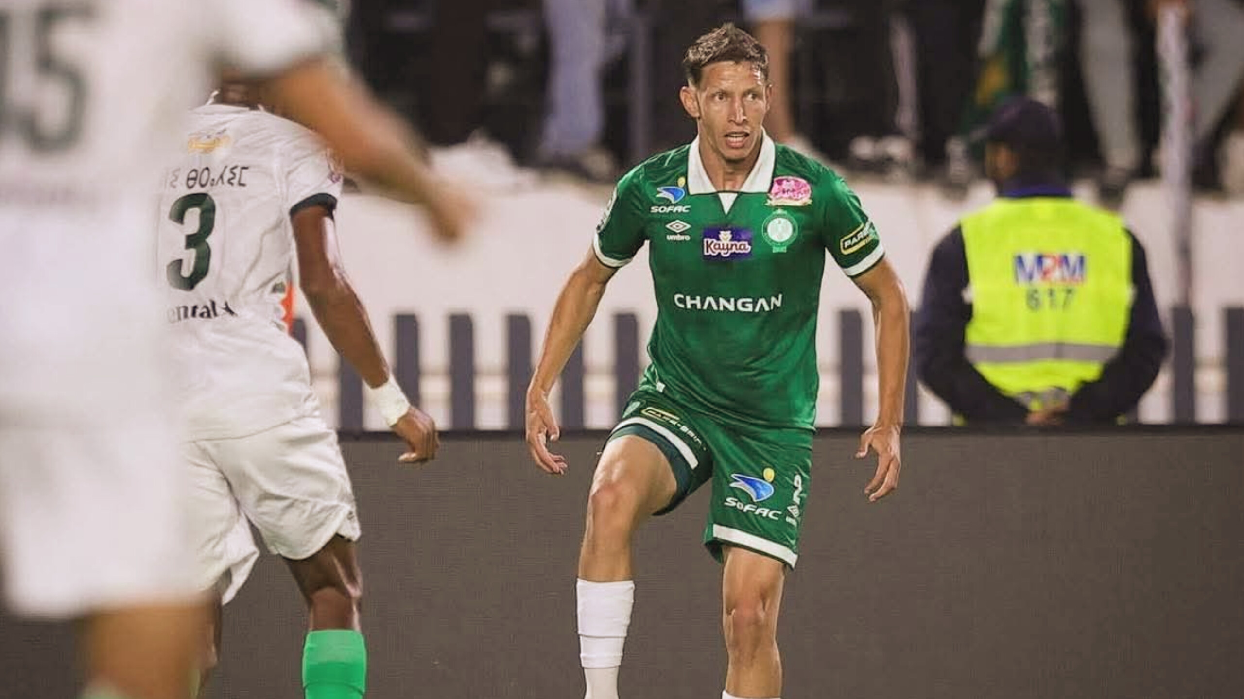 الديربي البيضاوي عبد الكريم باعدي بديل محمد بولكسوت بالرجاء الرياضي