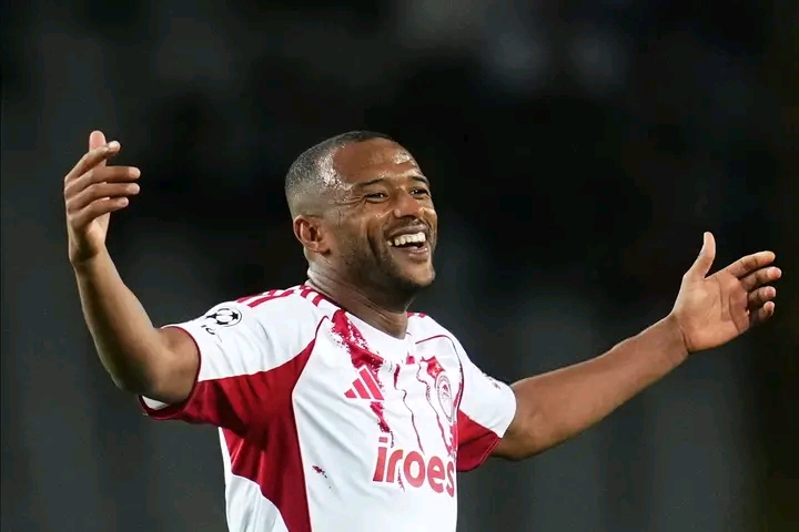 أيوب الكعبي يدوّن اسمه بحروف من ذهب في تاريخ الكرة الأوروبية