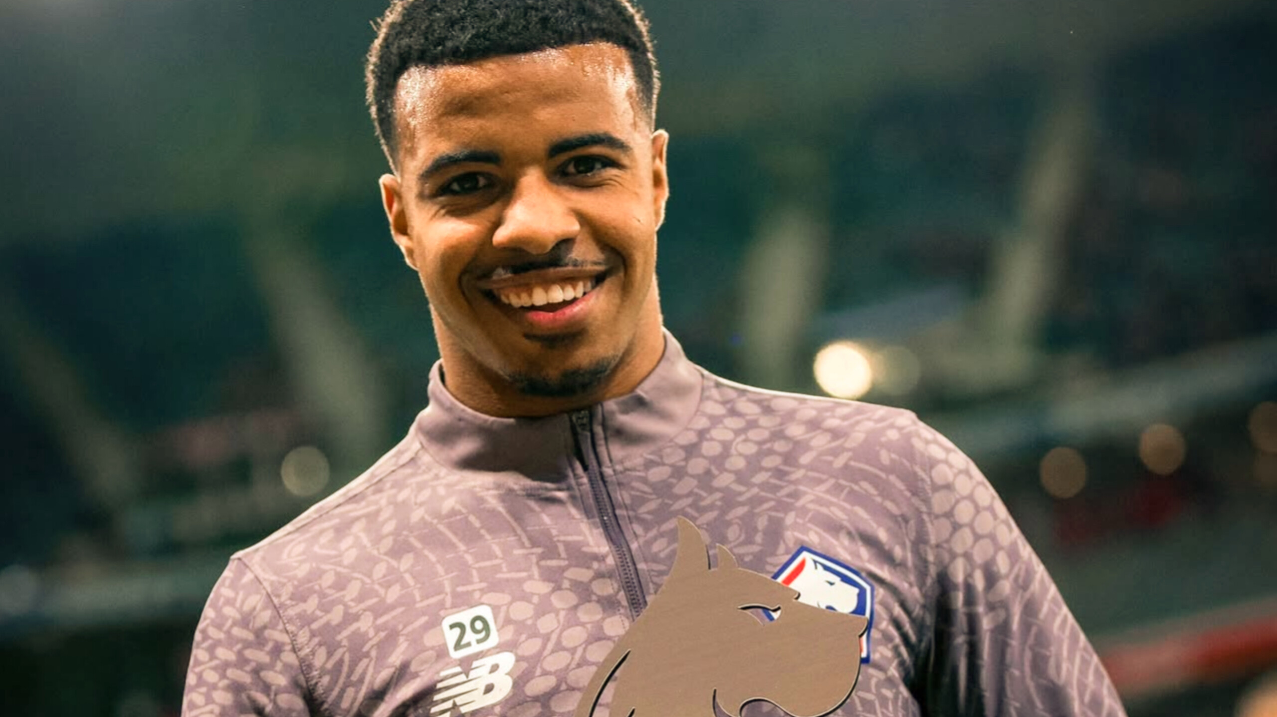 حمزة إكمان يتوج بجائزة أفضل لاعب في ليل