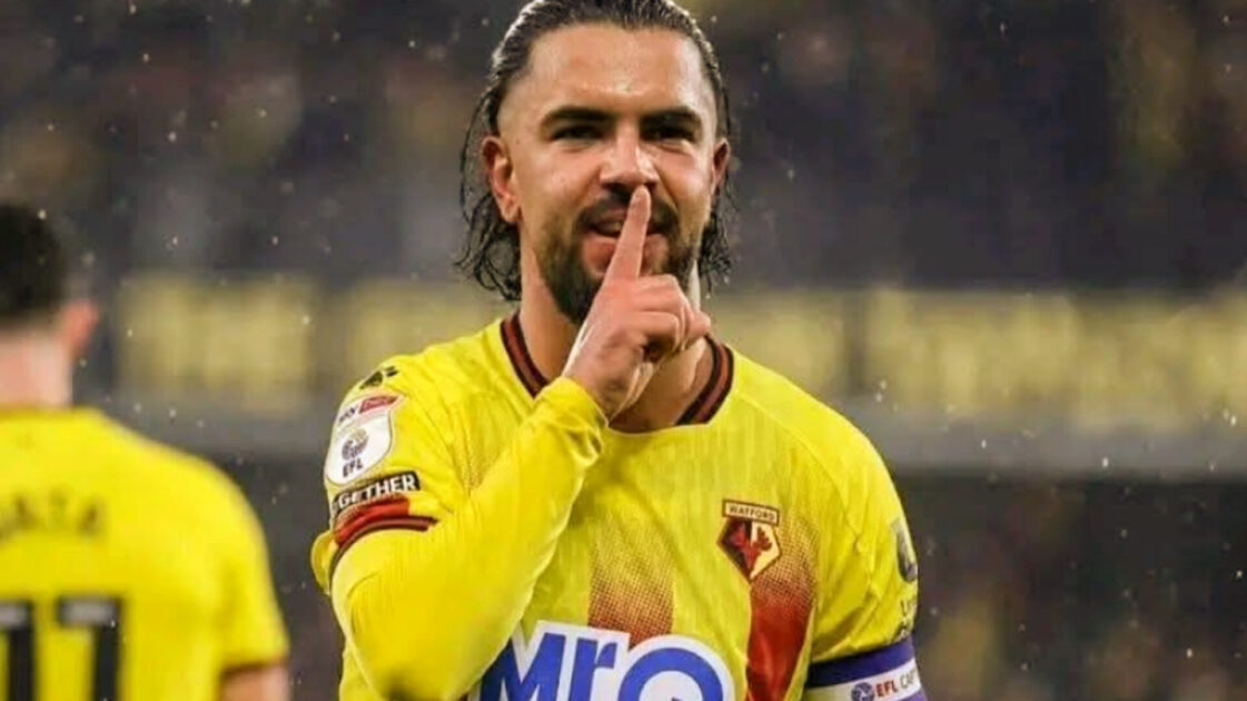 وليد الركراكي يثير جدلا واسعا بسبب قراره مع عمران لوزا