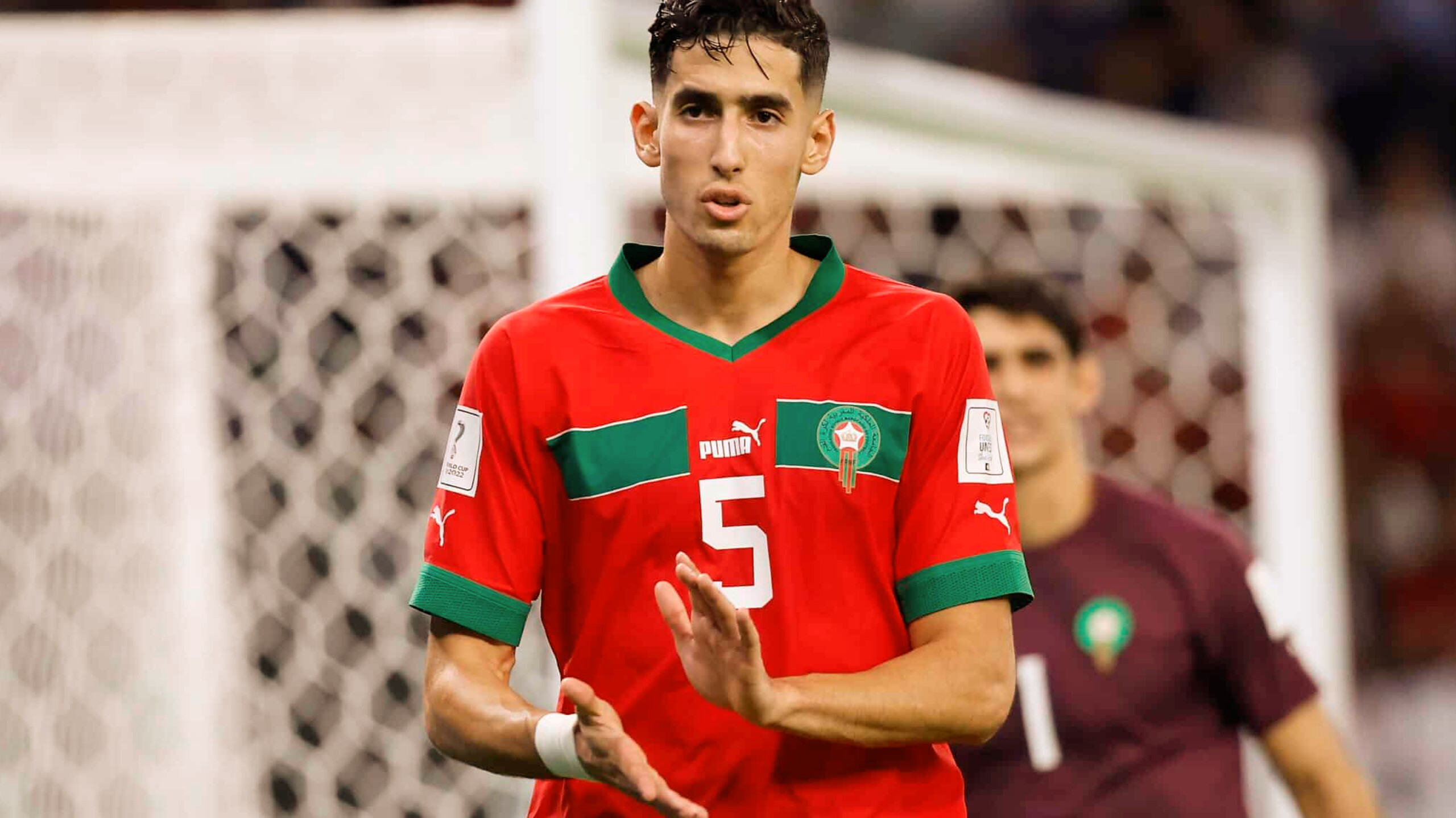 إصابة نايف أكرد تفتح ملف دفاع “الأسود” من جديد و تورط وليد الركراكي بسبب الاختيارات