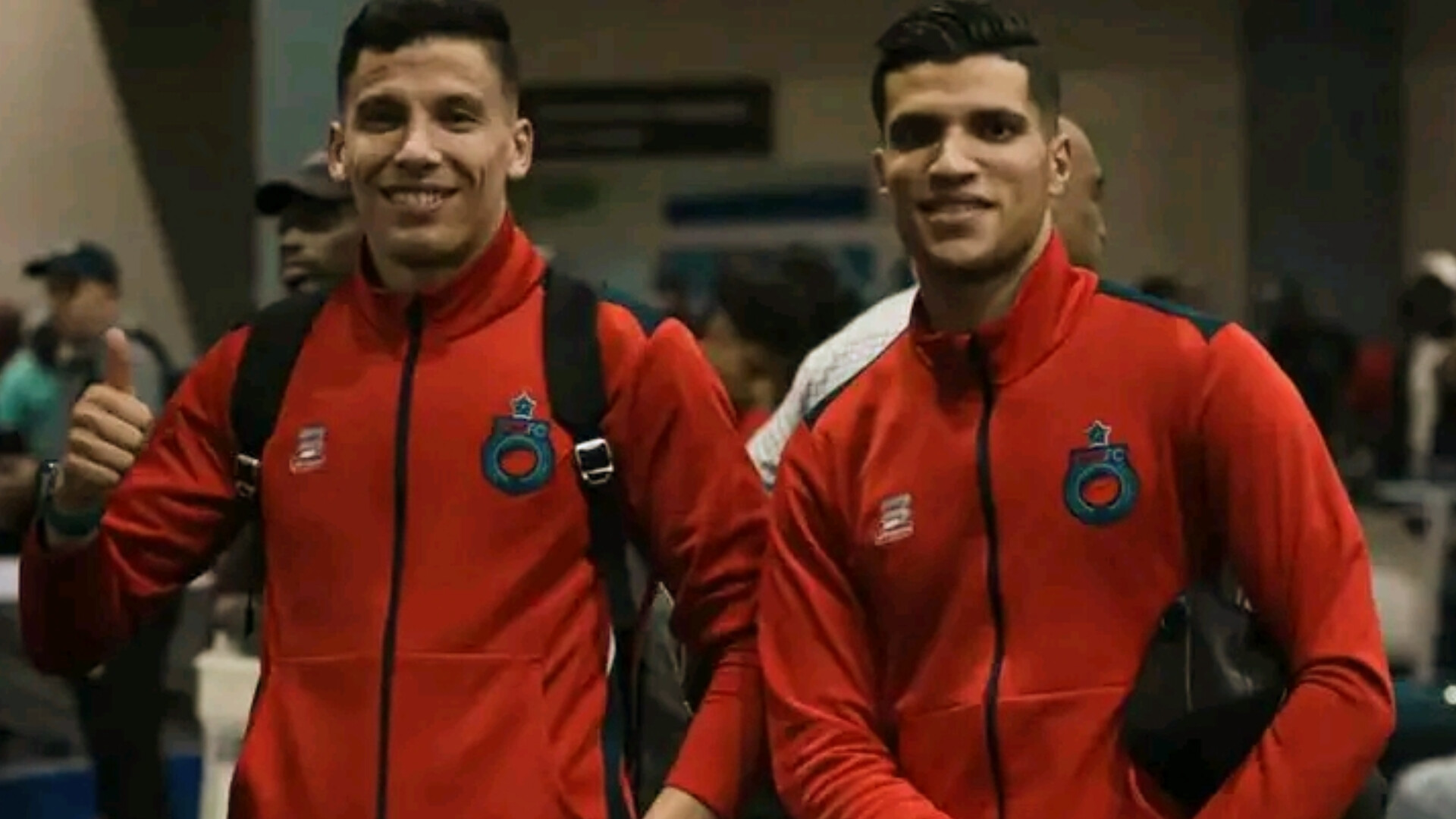 أولمبيك آسفي يصل إلى باماكو استعداداً لمواجهة دجوليبا المالي في كأس الكونفيدرالية