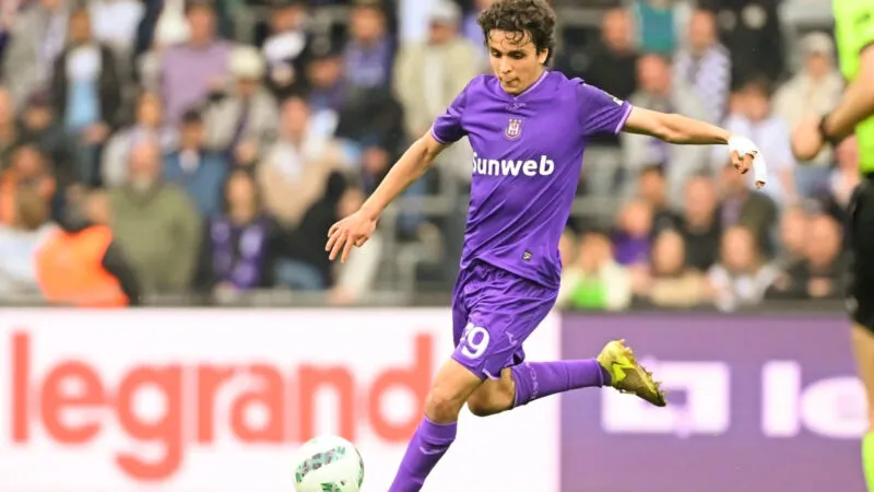 أندرلخت البلجيكي علي معمر يعيش وضعية صعبة داخل أندرلخت البلجيكي.