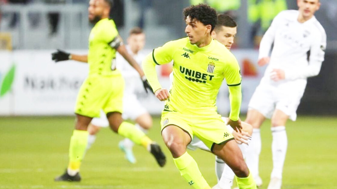 المهدي بوكامير يدفع ثمن اختيار اللعب مع المنتخب المغربي