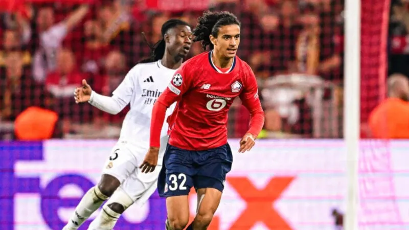 أيوب بوعدي أيوب بوعدي ممنوع من التحدث عن حسم مصير اللعب مع المنتخب الذي سيلعب له