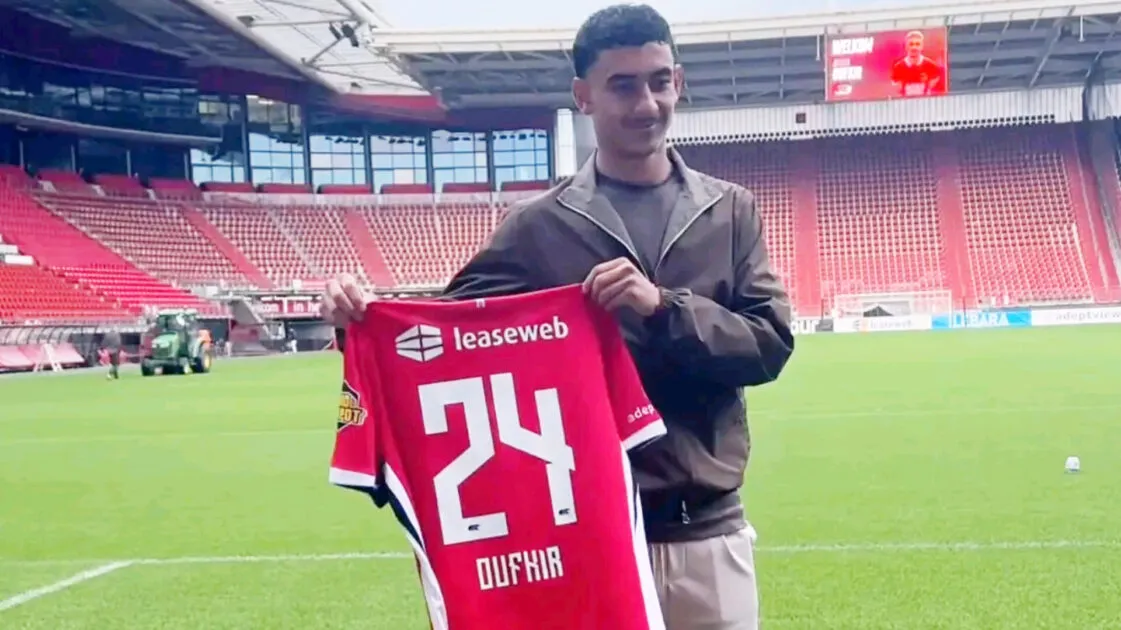 ألكمار الهولندي يعلن تعاقده مع أيوب أوفقير