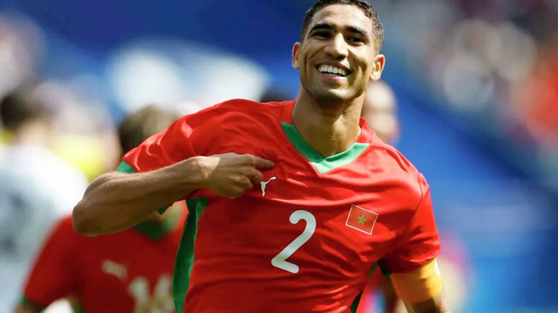 وليد الركراكي يستقر على بديل أشرف حكيمي أمام جزر القمر