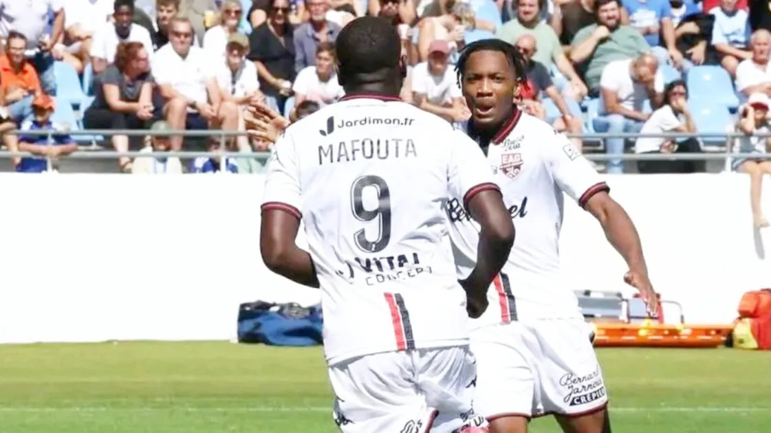 الوداد الرياضي يحسم صفقة لويس مافوتا ويقترب من تغييرات جديدة في تركيبته البشرية