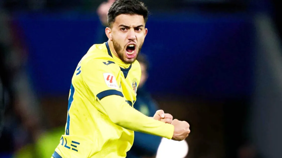 فياريال الإسباني يسعى إلى تأمين مستقبل الدولي المغربي إلياس أخوماش