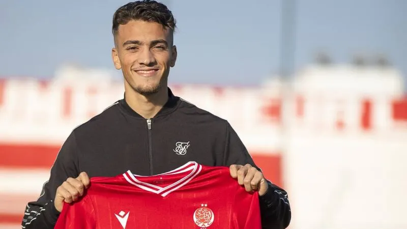 أسامة الزمراوي يغادر الوداد الرياضي إلى الدوري المصري