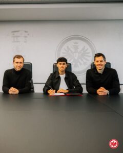 أينتراخت فرانكفورت أينتراخت فرانكفورت يضم أيوب الميوموني