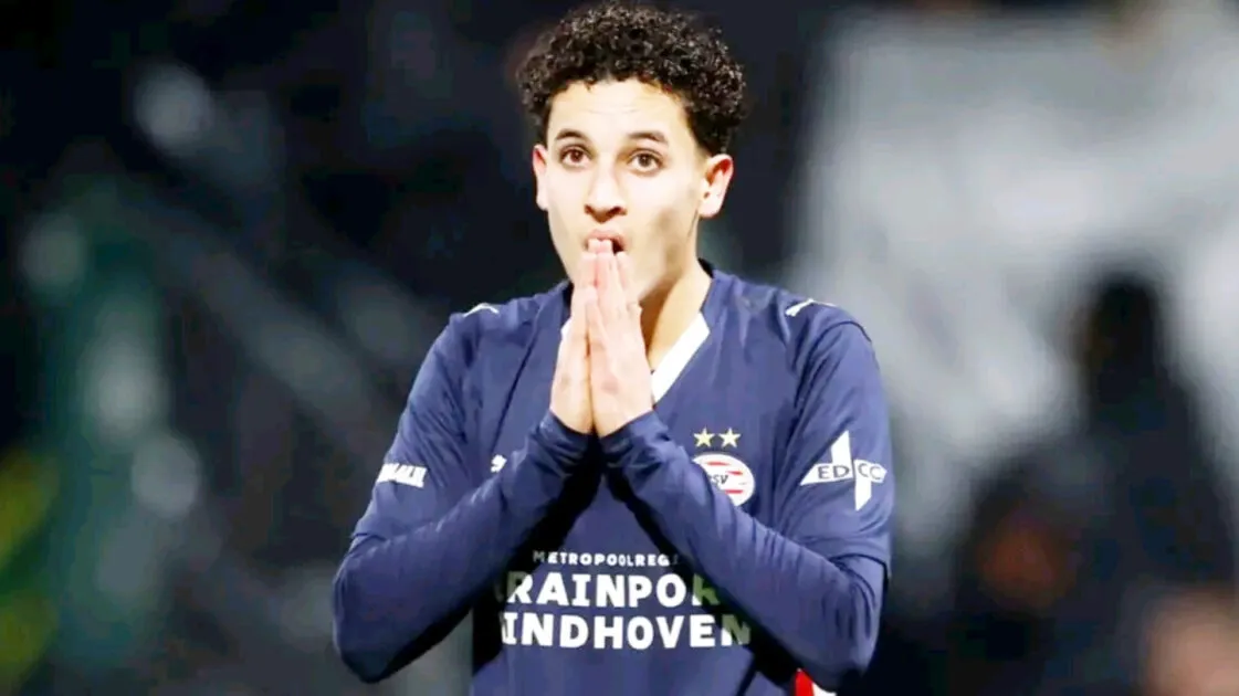 آيندهوفن الهولندي يضم أمير بوحامدي إلى الفريق الأول