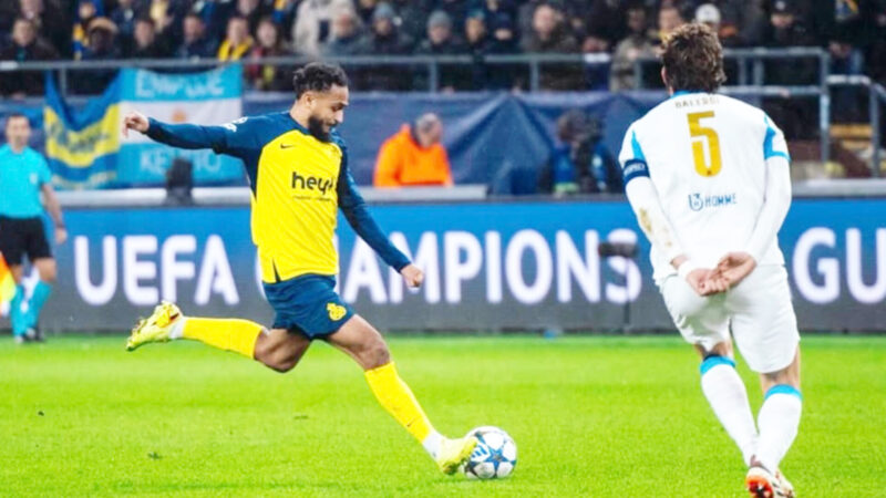 سفيان بوفال يحسم في انتقاله إلى الرجاء الرياضي