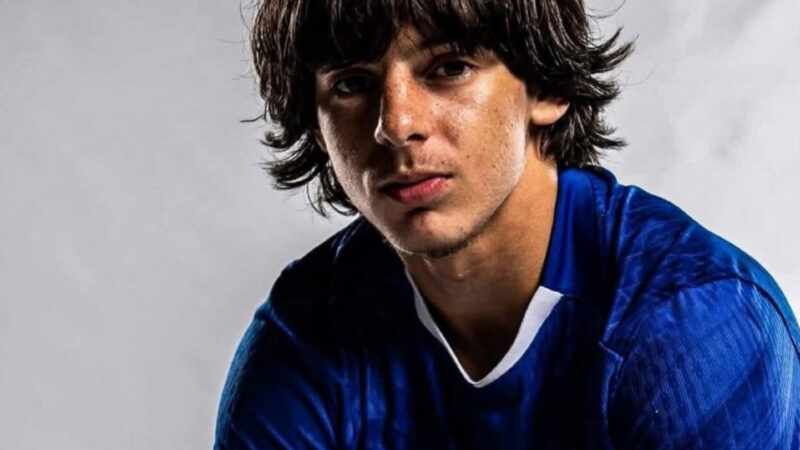 إبراهيم الربّاج يوقع أول عقد مع تشيلسي الإنجليزي