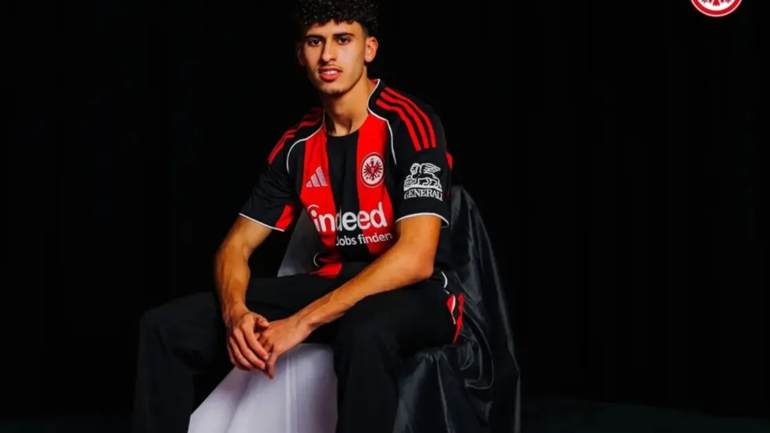 أيوب أميموني يعلن عن بداية التحدي الكبير مع آينتراخت فرانكفورت الألماني