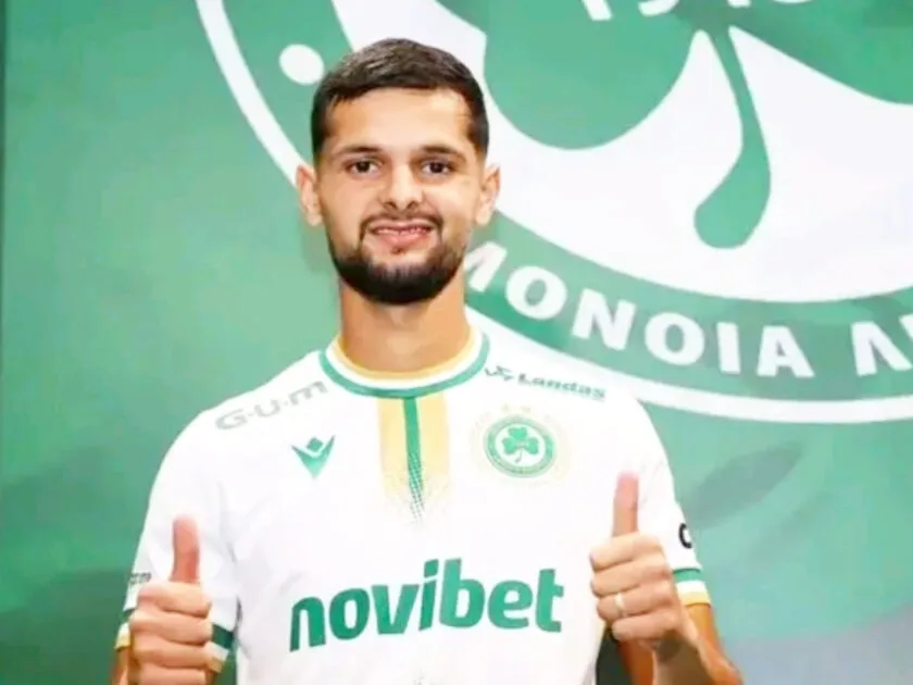 الرجاء الرياضي يتوصل إلى اتفاق نهائي لضم أمين خماس