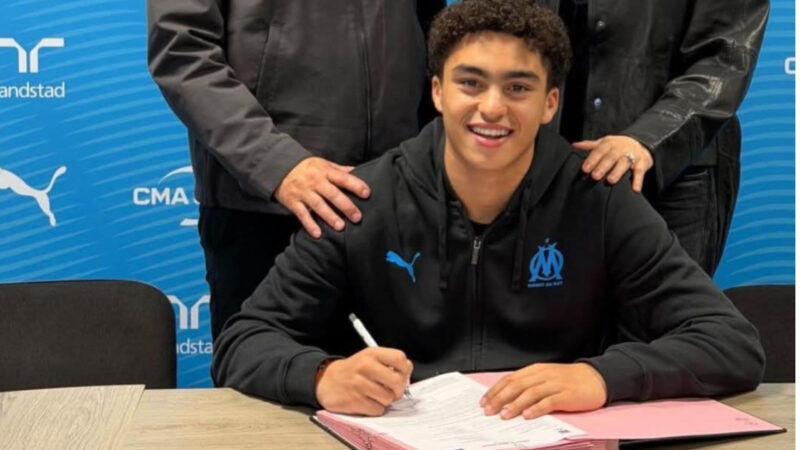 أولمبيك مارسيليا الفرنسي يعلن تعاقده رسميًا مع الدولي المغربي زياد باها