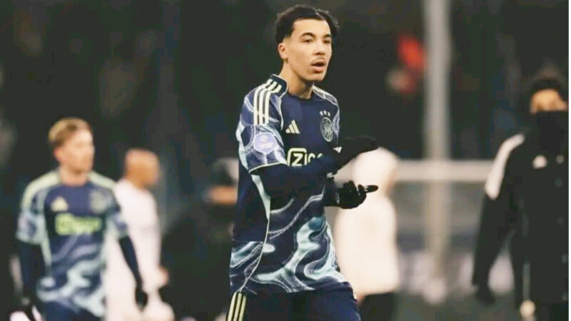 المنتخب المغربي ريان بونيدا يواصل التألق ويطرق أبواب المنتخب المغربي