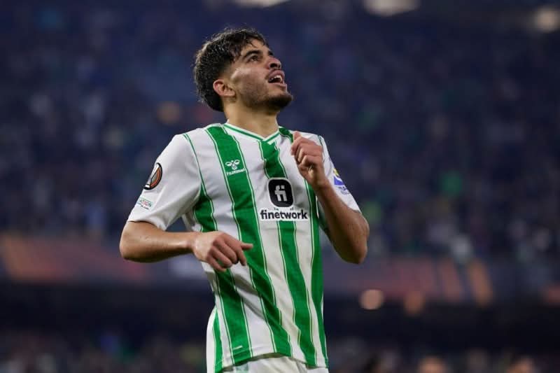 عبد الصمد الزلزولي يقترب من خوض تجربة جديدة في الدوري الانجليزي