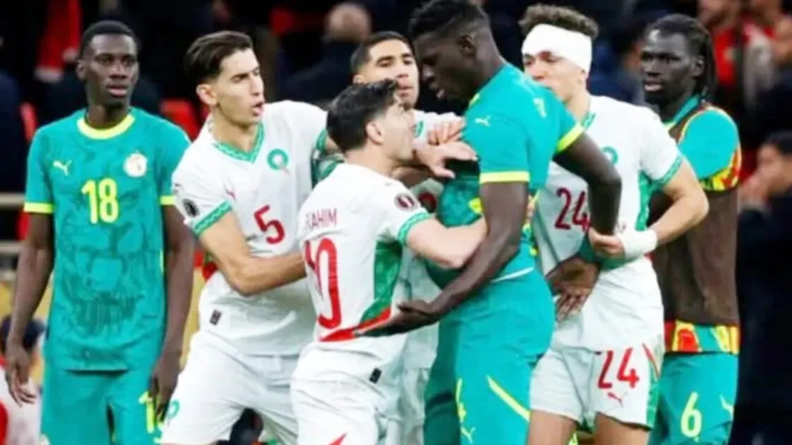 عضو المكتب التنفيذي بالاتحاد الإفريقي يكشف تفاصيل مثيرة عن نهائي كأس إفريقيا للأمم بالمغرب و الظلم الذي تعرض له المنتخب المغربي