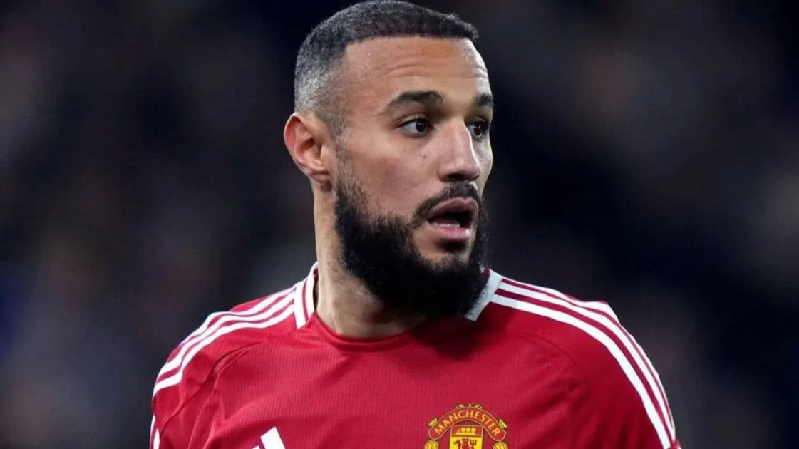 نصير مزراوي مهدد بالخروج من مانشستر يونايتد