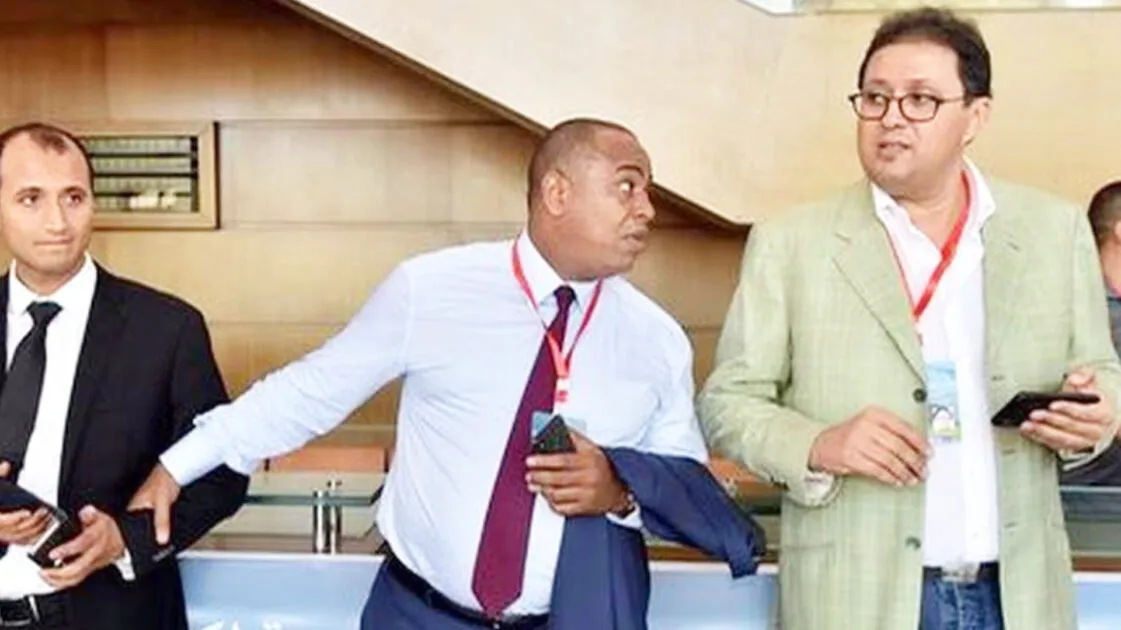 هشام آيت منا ينجح في حل مشكلة سعيد الناصيري بالوداد الرياضي