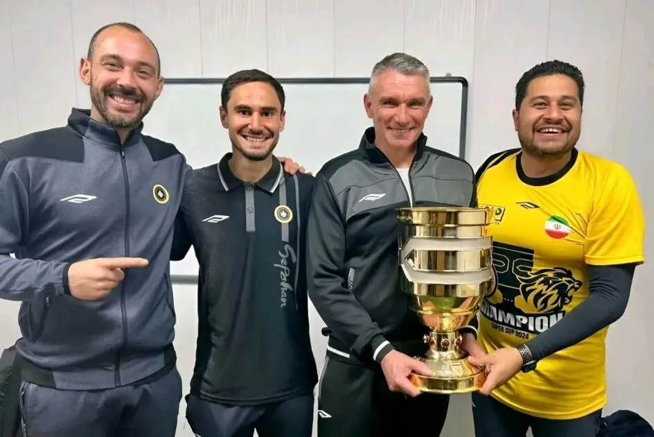 باتريس كارتيرون يختار طاقم أجنبي لقيادة الوداد الرياضي