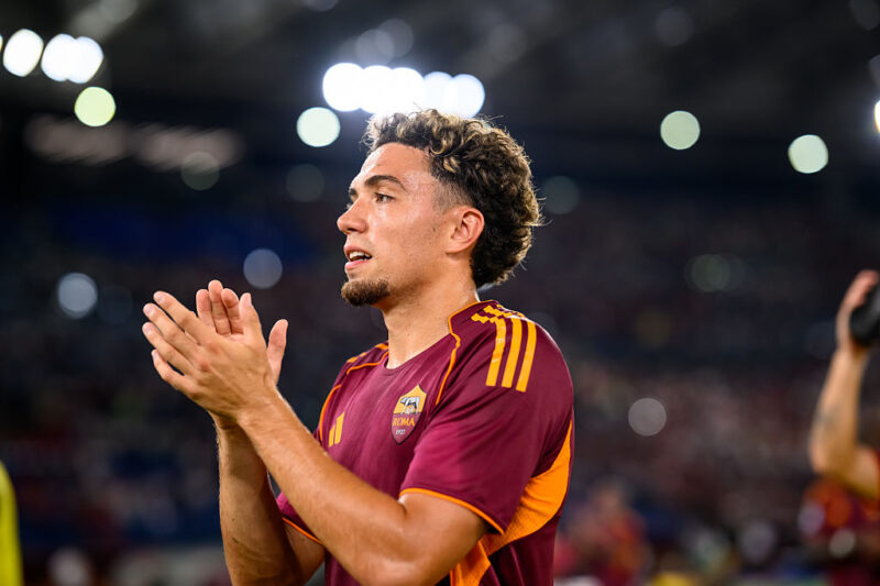 نائل العيناوي يثير الجدل في روما الإيطالي و المدرب ينتفض بسبب كأس إفريقيا