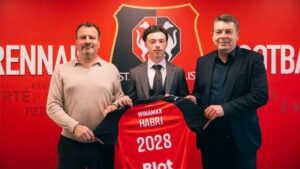 عيسى حبري يوقّع أول عقد احترافي مع Stade Rennais Fc