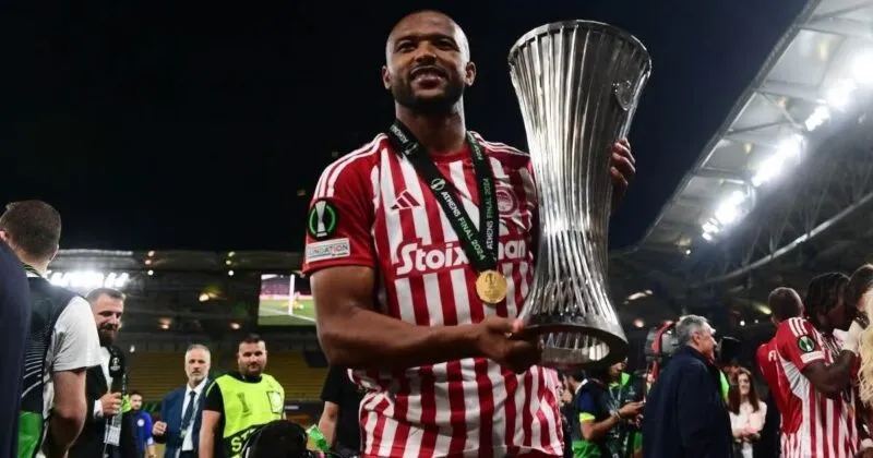 أيوب الكعبي يتوصل إلى اتفاق نهائي مع نادي أولمبياكوس اليوناني يحسم مستقبله